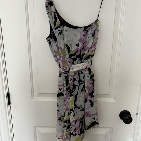 EUC Women’s Dynamite One Strap Abstract Romper - Size Small - Picture 5 of 5